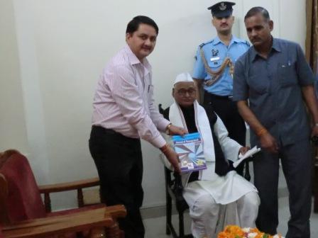 Dr.P.S.Bhadouria with Governer Shri Ramnaresh Yadav